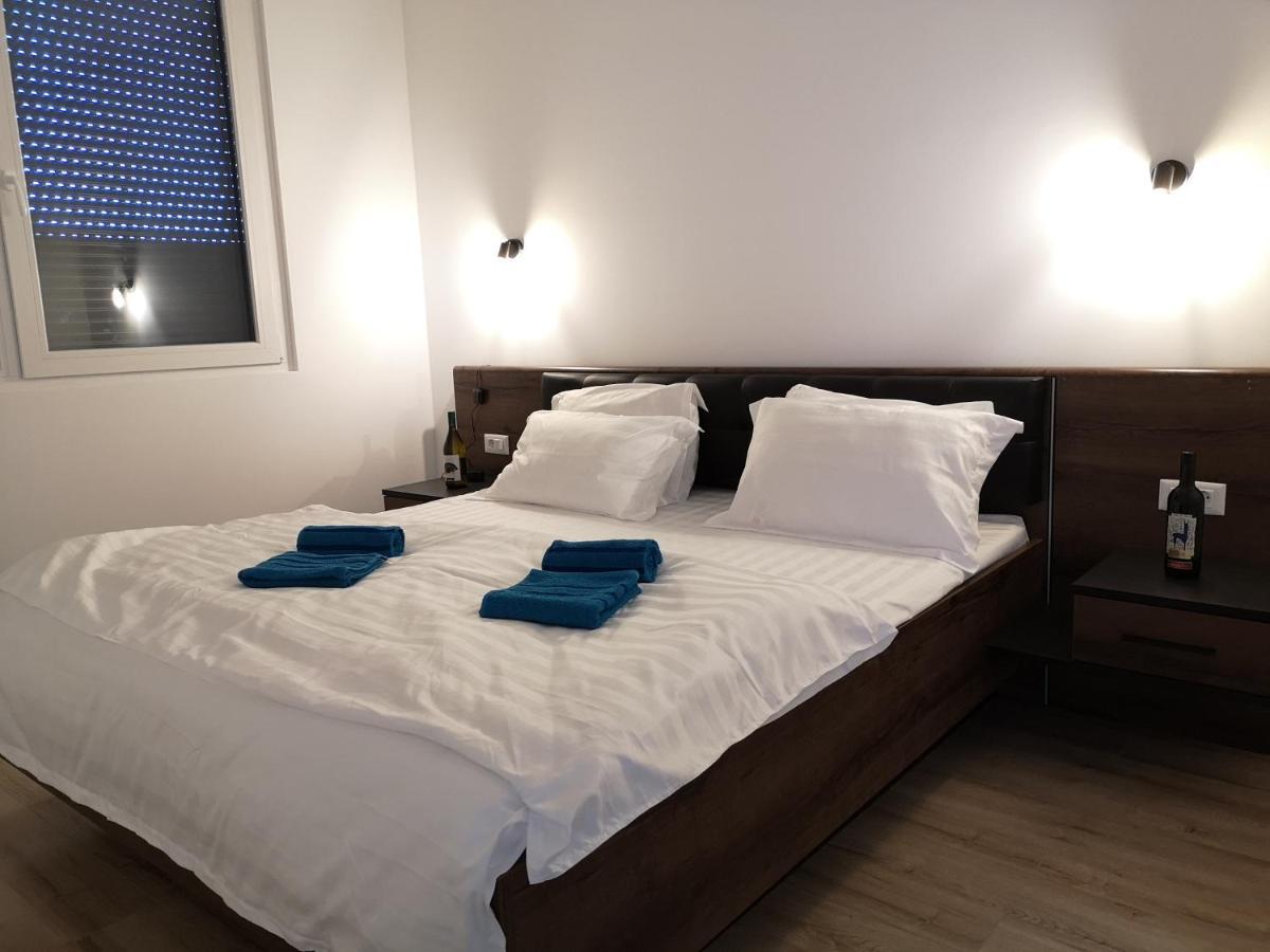 Ared-Atrium Mall Chrysflatty3 Premium Apartment 60Mp Arad Exterior photo